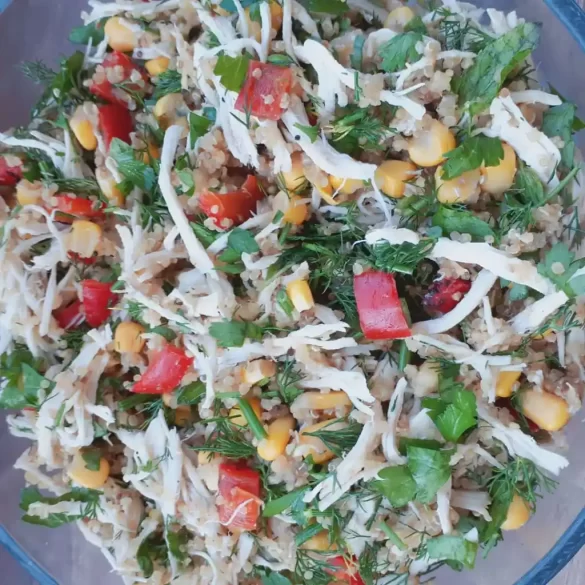 tavuklu-quinoa-salatasi